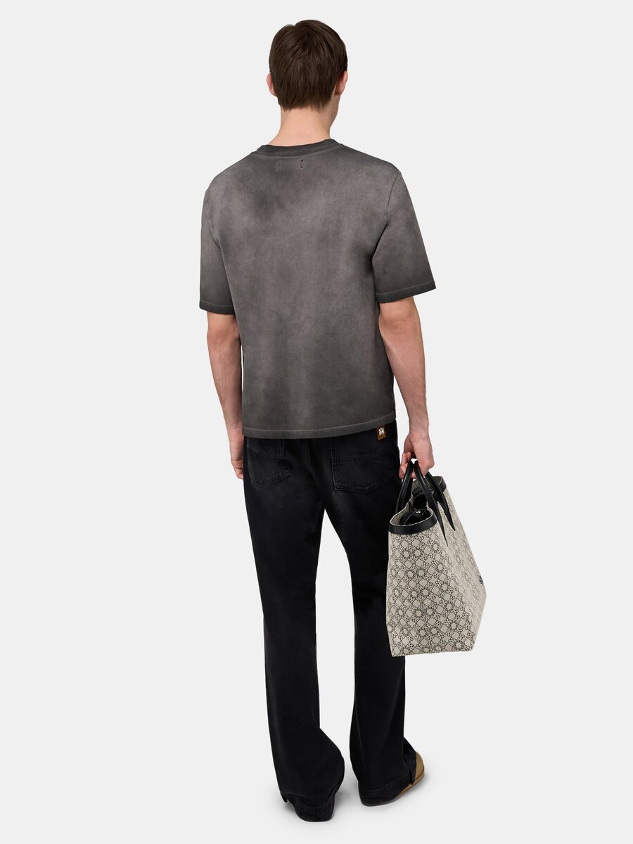 CAMISETA CON BOLSILLO CUADRADO DESBORRADO