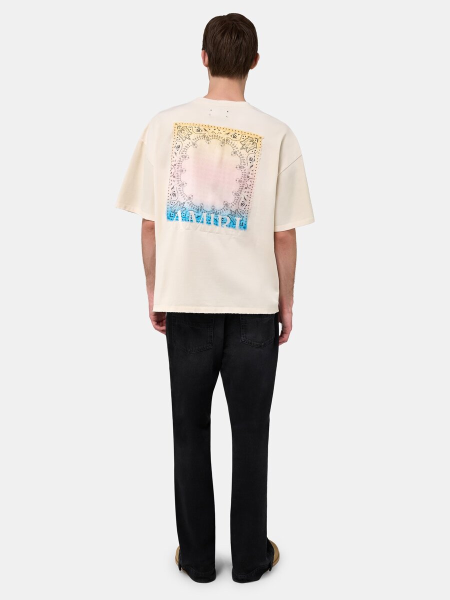 CAMISETA OVERSIZE CON PARCHE DE BANDANA
