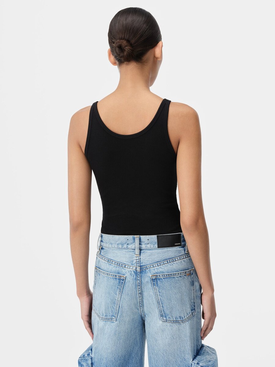 CAMISETA SIN MANGAS CON CANELAS Y BORDADO «MA» PARA MUJER
