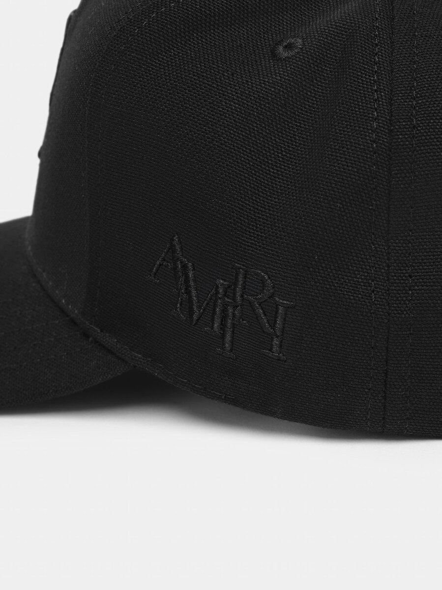 GORRA DE LONA CON ESTRATIFICACIÓN DE AMIRI