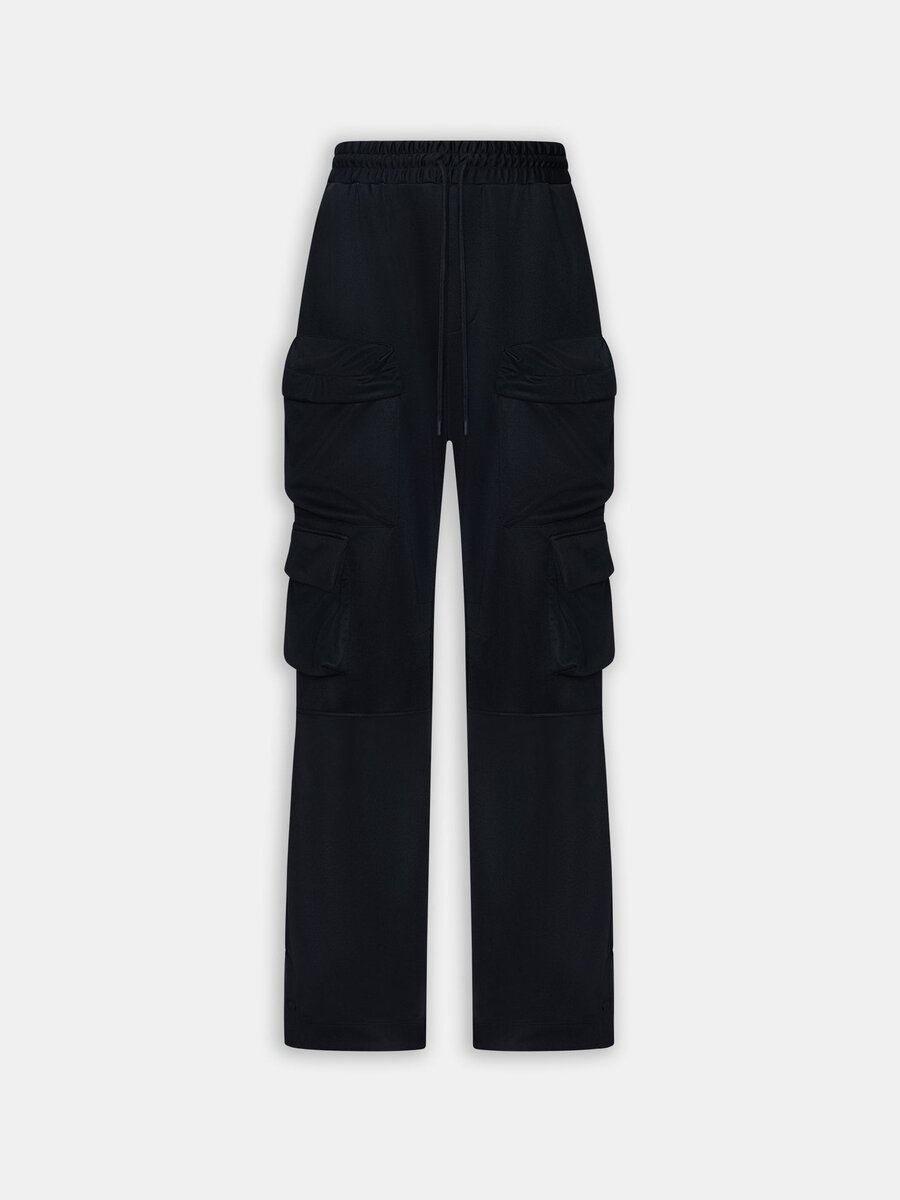 PANTALÓN CARGO CON VARIOS BOLSILLOS
