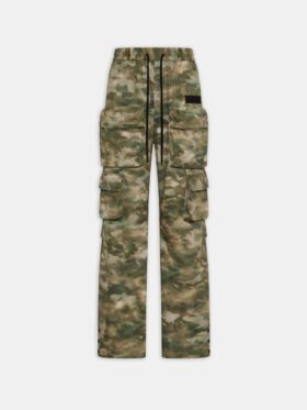 PANTALÓN CARGO DE CAMUFLAJE CON VARIOS BOLSILLOS