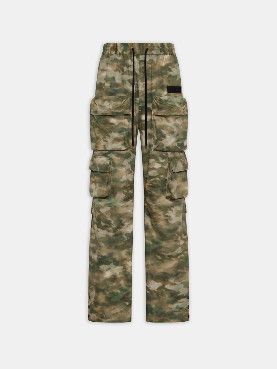 PANTALÓN CARGO DE CAMUFLAJE CON VARIOS BOLSILLOS