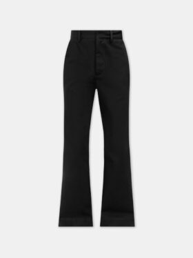 PANTALÓN CHINO CON ACAMPANADO