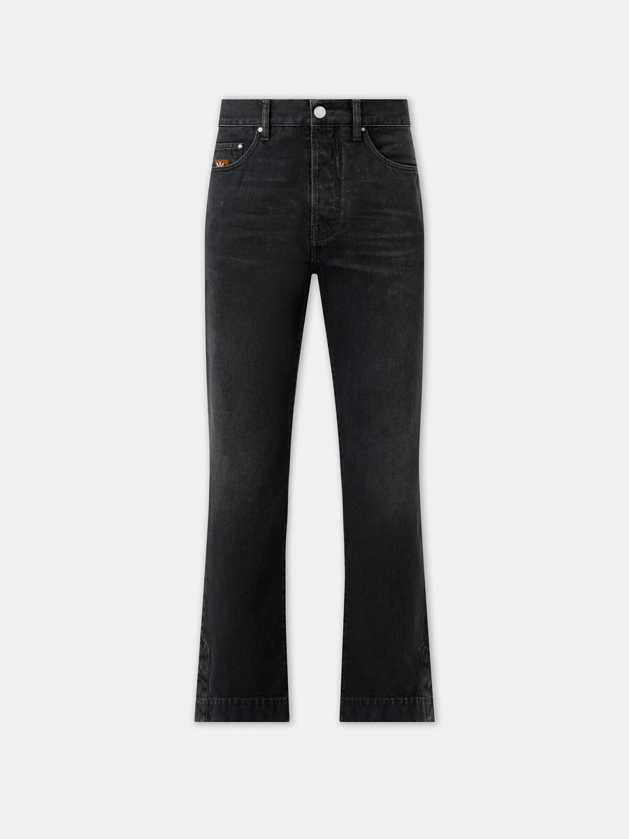 PANTALONES DE JEAN DE CORTE RECTOS CON ACAMPANADO