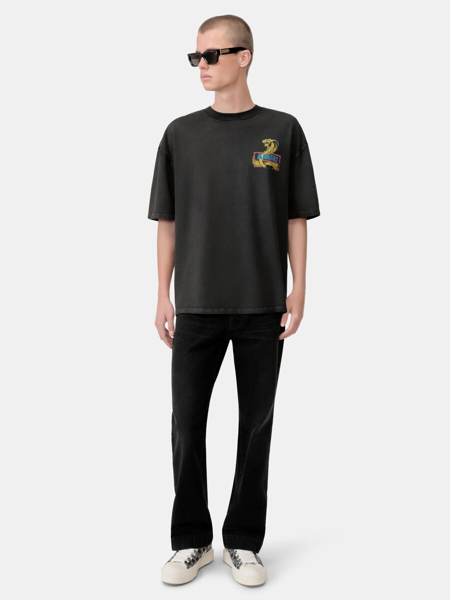 PANTALONES DE JEAN DE CORTE RECTOS CON ACAMPANADO