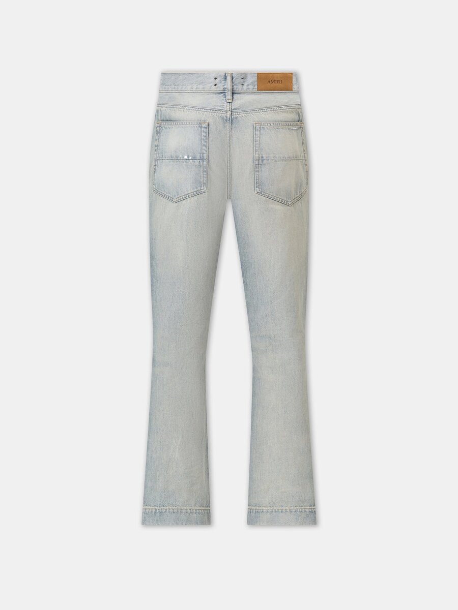 PANTALONES DE JEAN DE CORTE RECTOS CON ACAMPANADO