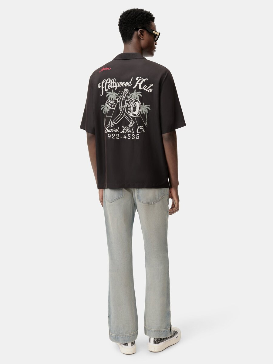 PANTALONES DE JEAN DE CORTE RECTOS CON ACAMPANADO